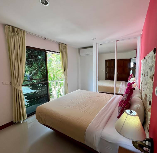 Noble Nest Karon — Soft corner